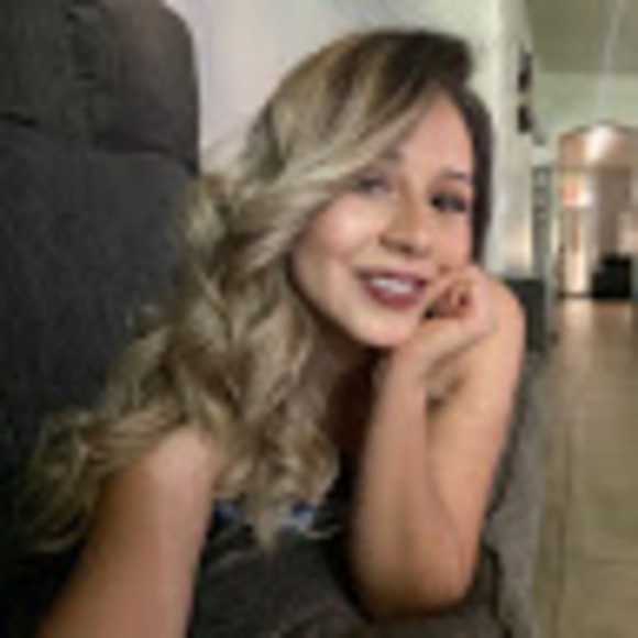 Meet your Posher, Daniela - Picture 1 of 1